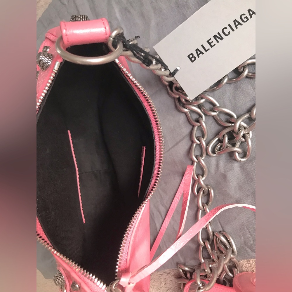 NEW🔥BALENCIAGA XS Le Cagole Crinkle Leather Shoulder Bag with chain🔥 - Picture 9 of 10